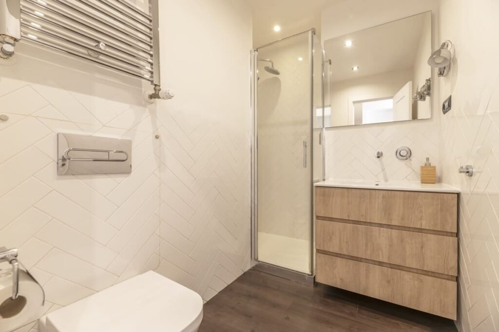 bathroom decorating
