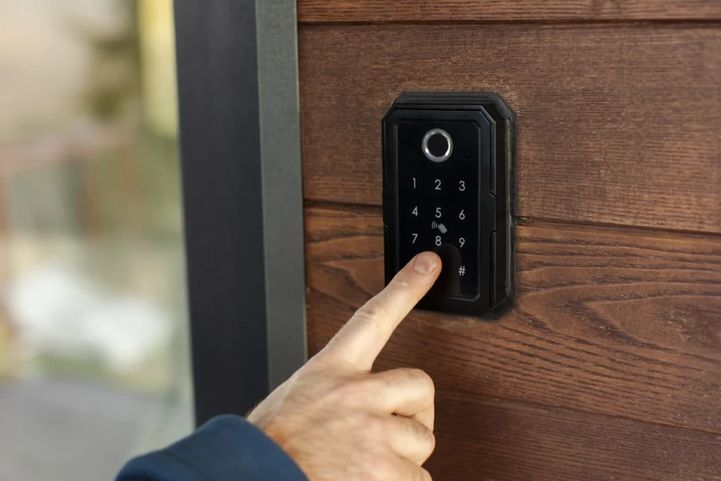 hardest lock to break what locksmiths and police recommend